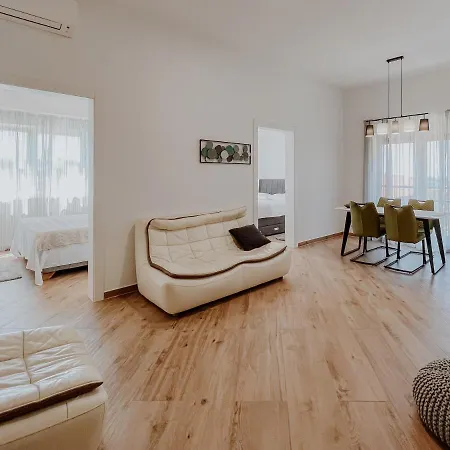 Apartment Papedoni *